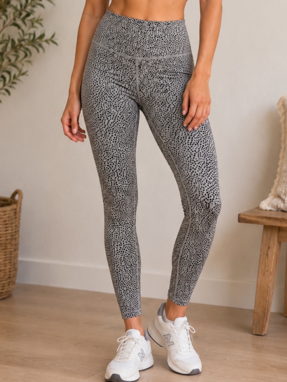 ALLFENIX High-Rise Grey Black Speckled Print Leggings Small